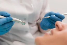 Implantul dentar - o replică perfectă a unui dinte natural